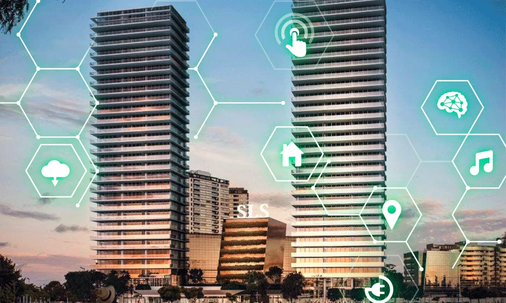 Edificios modernos al atardecer con hexágonos verdes e íconos digitales de conectividad y sistemas inteligentes
